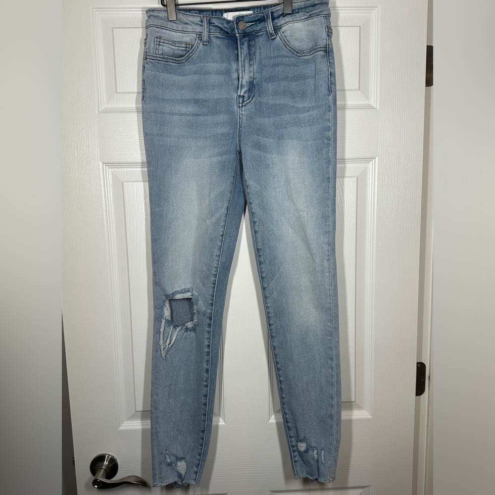 Vervet High Rise Distressed Cuff Skinny Jean Size 29